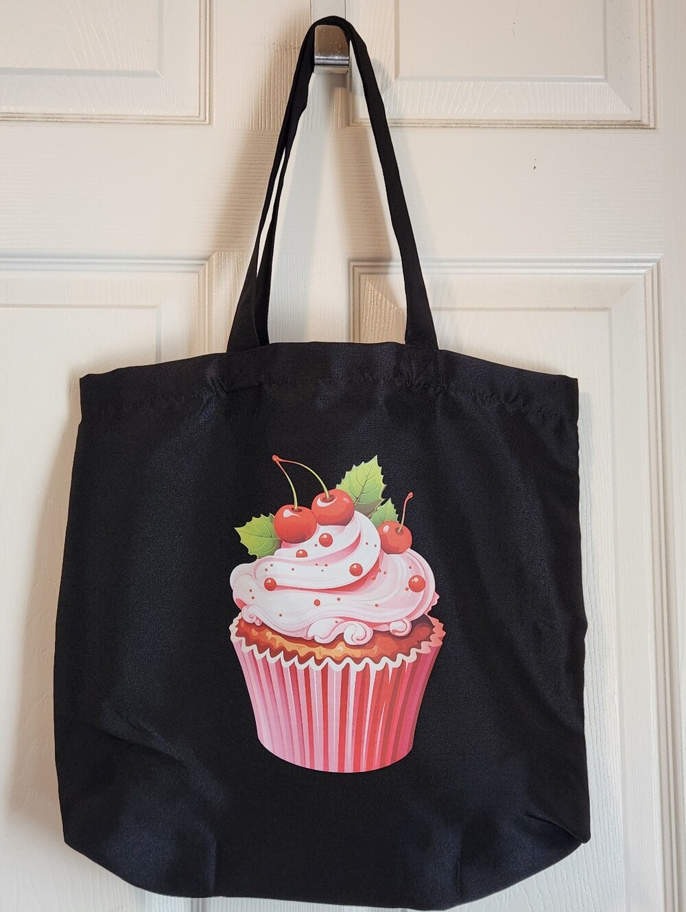 NWOT, "CUPCAKE" TOTE BAG